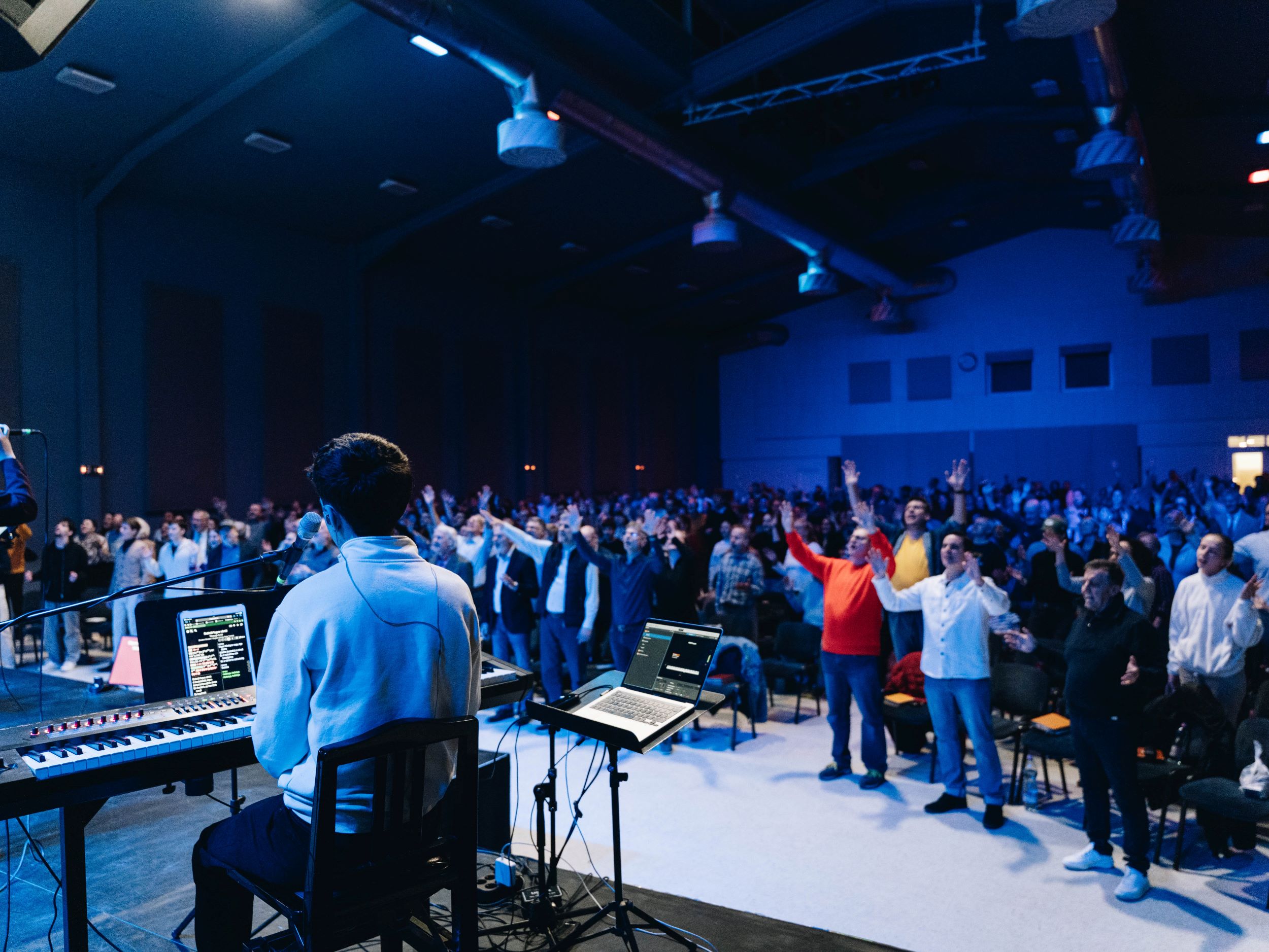 Virrasztás a Hit Parkban