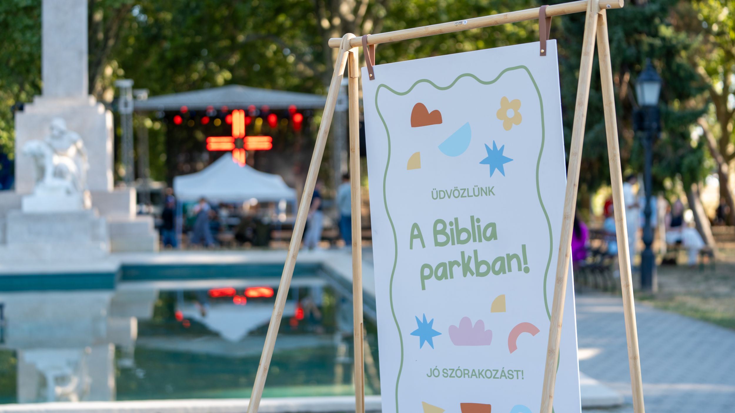 Bibliapark Győrben a Radó-szigeten