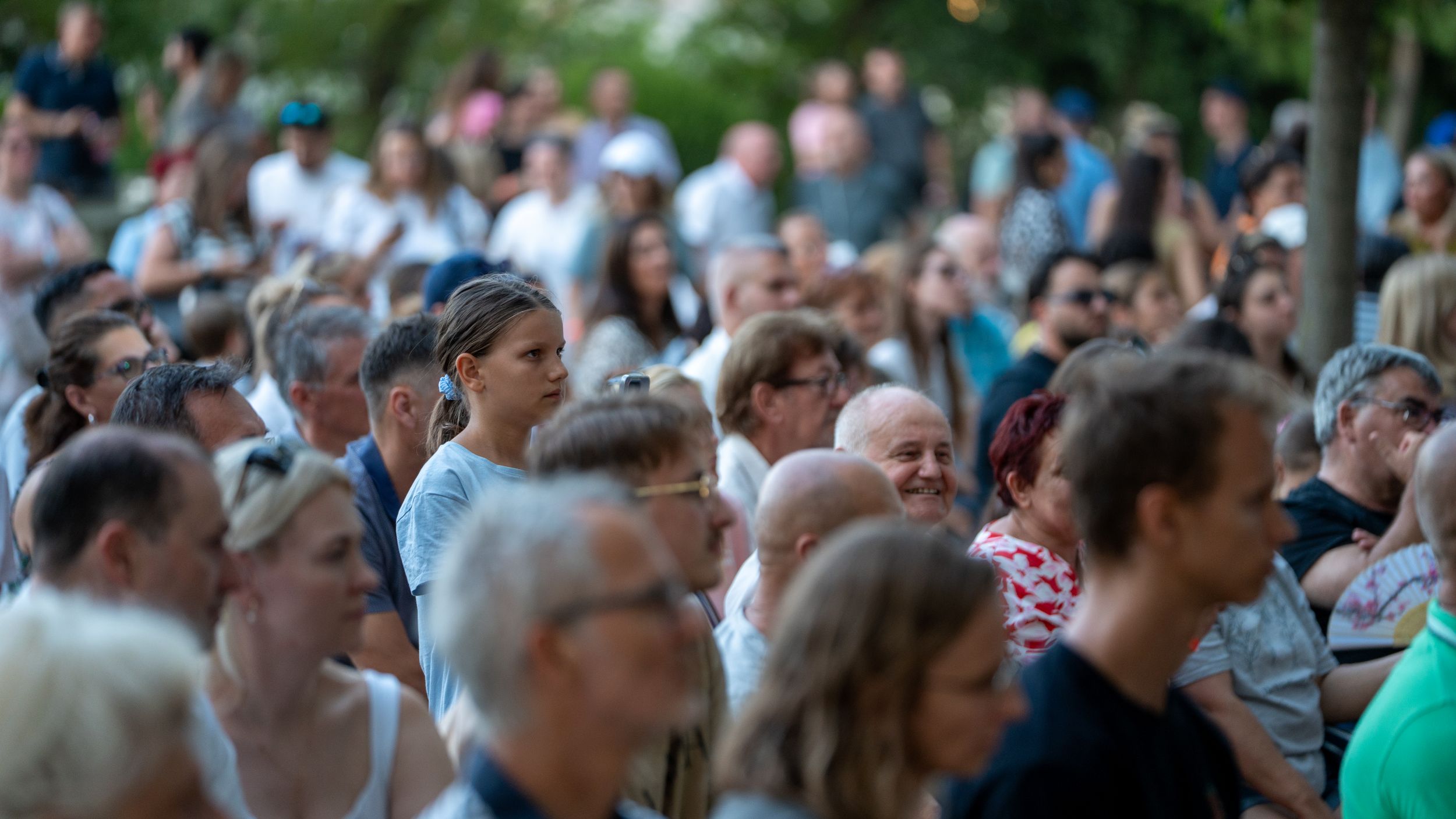 Új Forrás közönség a Radó-szigeten