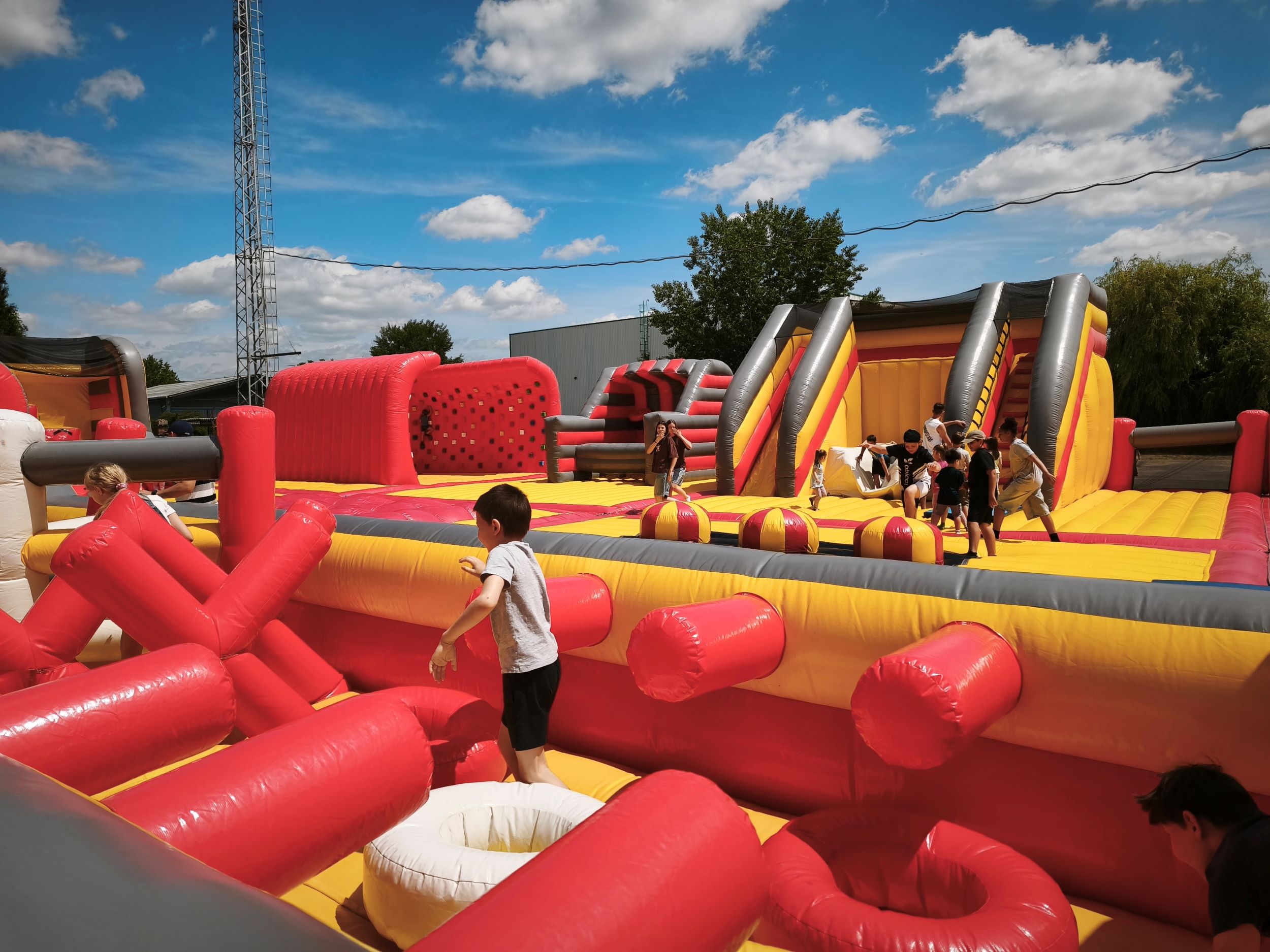 Gyereknap a Hit Parkban