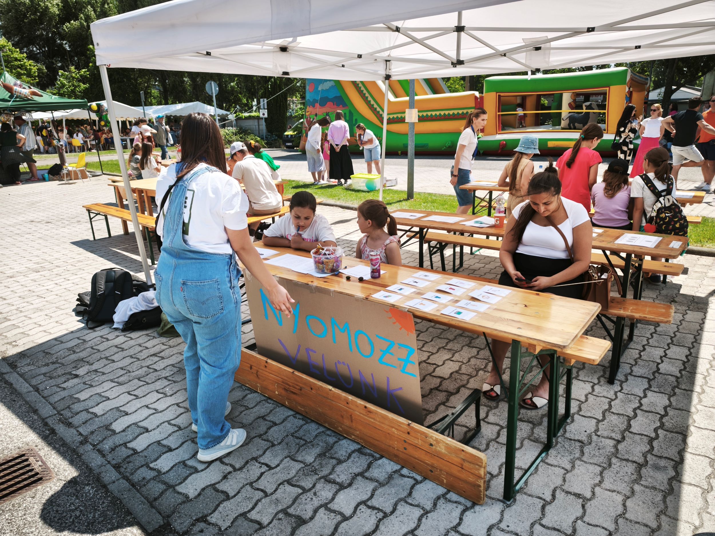 Gyereknap a Hit Parkban