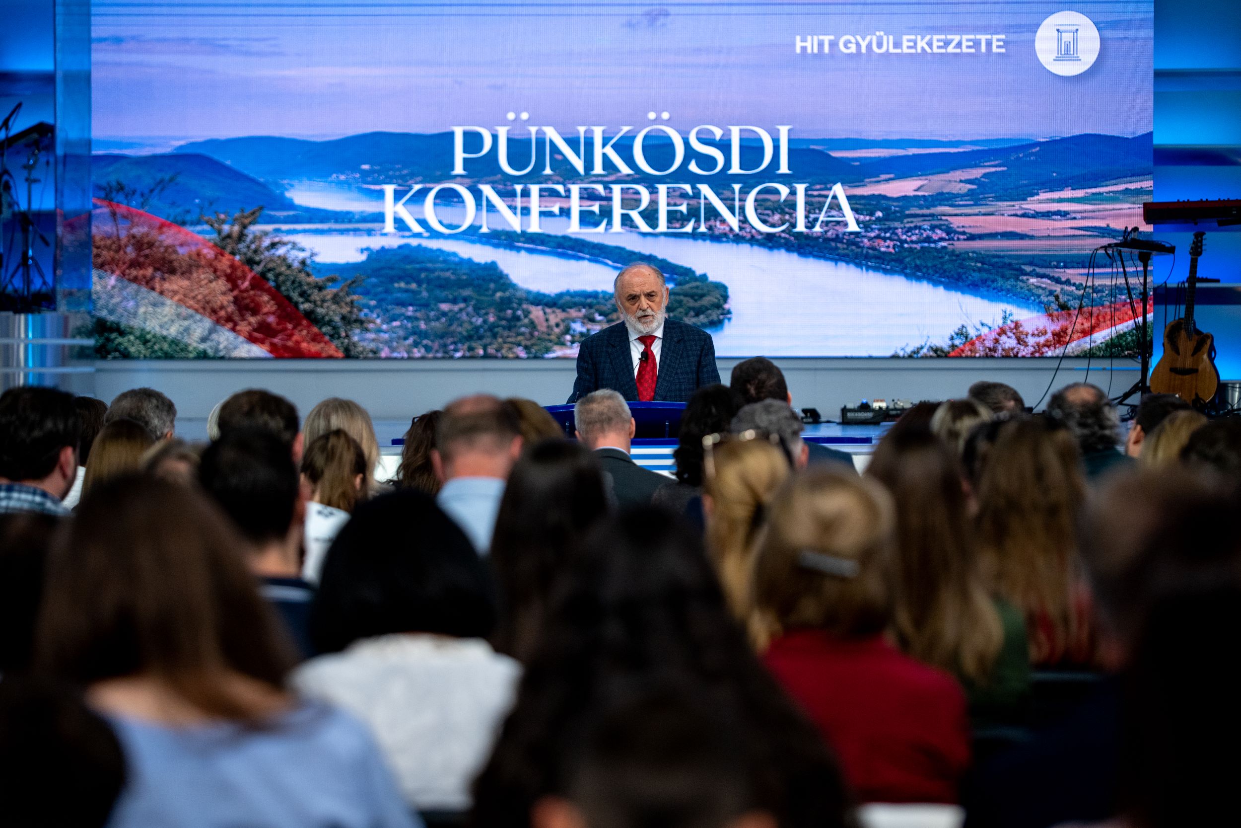 Pünkösdi istentisztelet a Hit Gyülekezetében