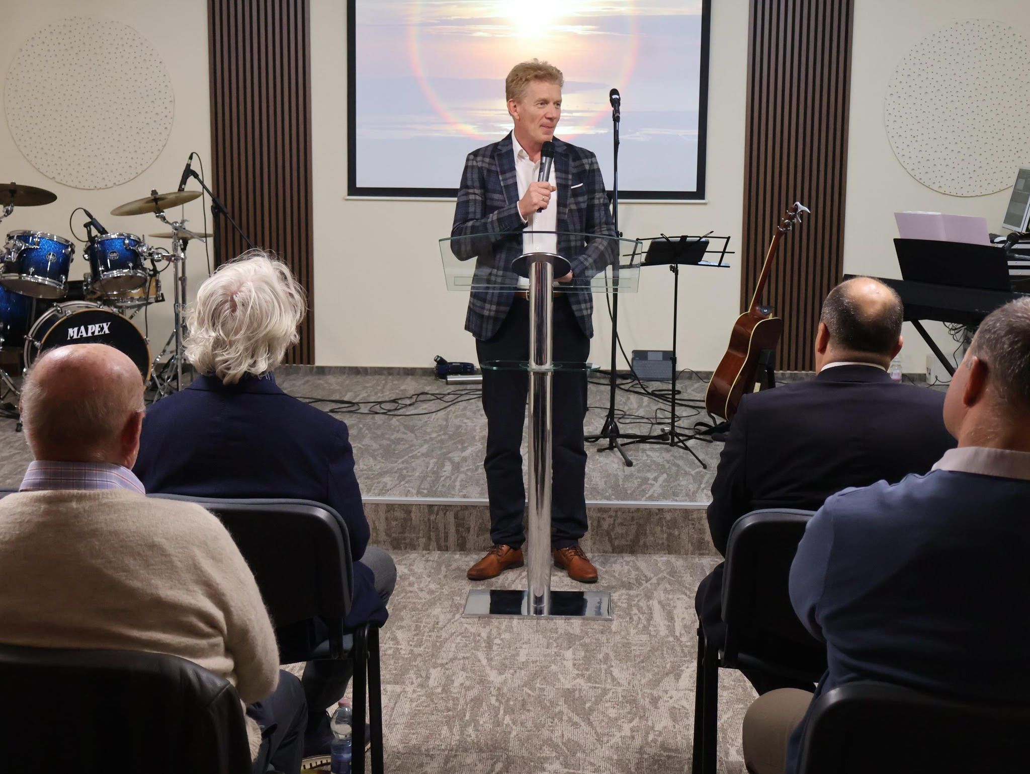 közösségiház-avató Komáromban - Hit Gyülekezete