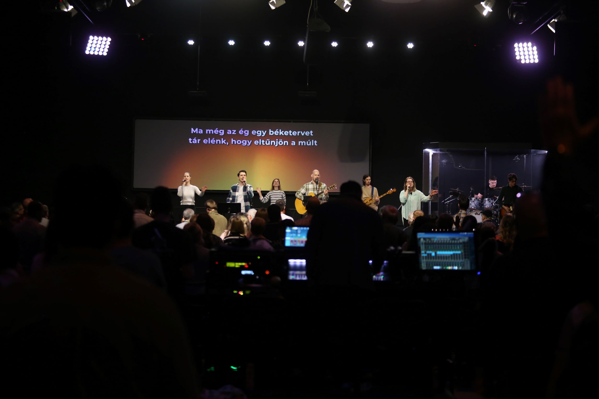 Virrasztás a Hit Parkban