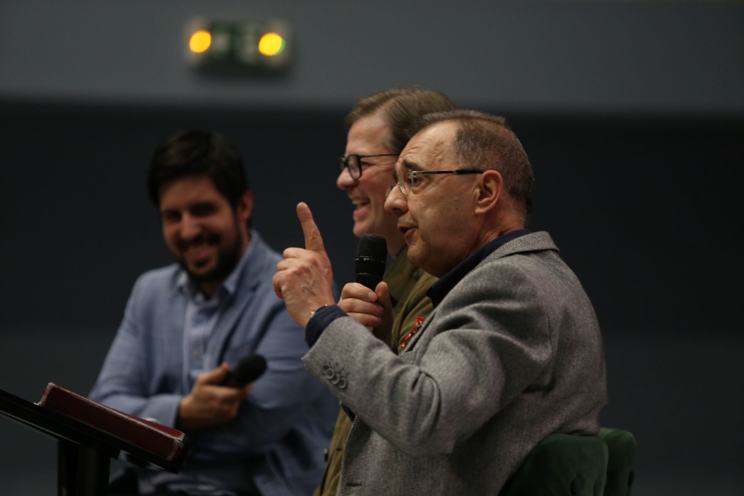 Virrasztás a Hit Parkban